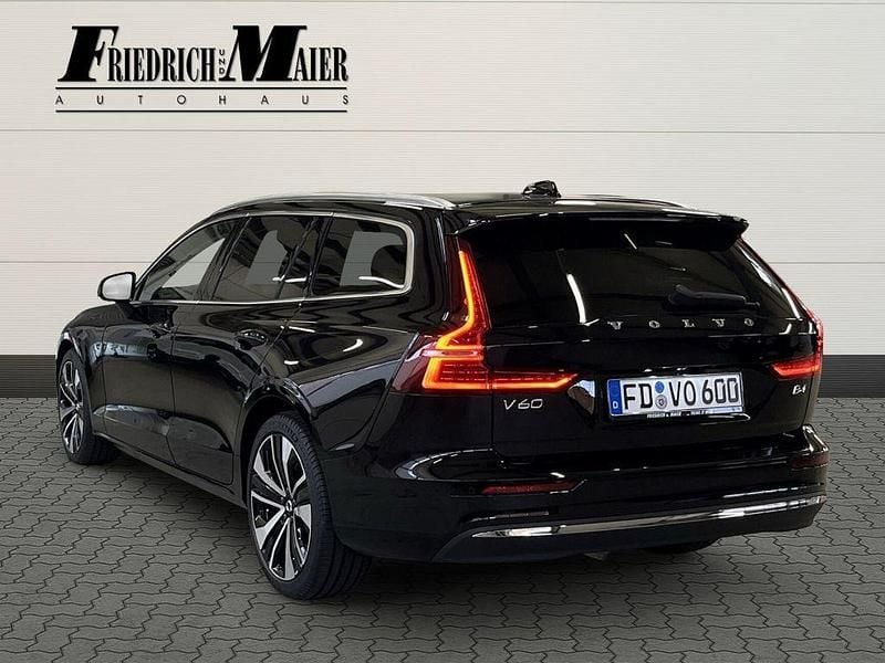 Gebraucht Volvo V60 Plus 197 PS (144 kW) 2023 Schwarz Kombi