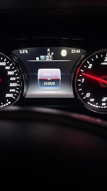 Gebraucht Mercedes E200 150 PS (110 kW) 2018 Andere farben Limousine