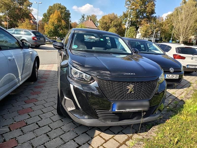 Schwarz Gebraucht 2020 Peugeot 2008 Active SUV | 14.500 € (Fairer Preis) - Bild 1/4