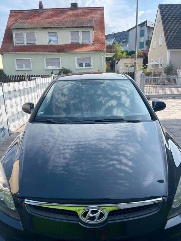 Schwarz Gebraucht 2009 Hyundai i30 Kleinwagen | 4.290 € (Fairer Preis) - Bild 1/4