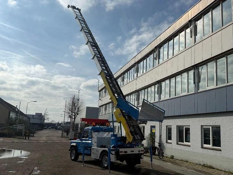 Gebraucht Land Rover Defender 131 PS (96 kW) 2012 Blau SUV