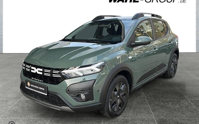 Grau Neu 2024 Dacia Sandero Expression Kleinwagen | 18.239 € (Etwas zu teuer) - Bild 1/4