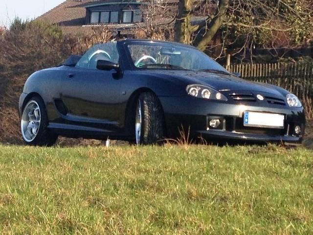 Schwarz metallic Gebraucht 2004 MG TF Cabrio | 5.400 € (Etwas zu teuer) - Bild 1/4