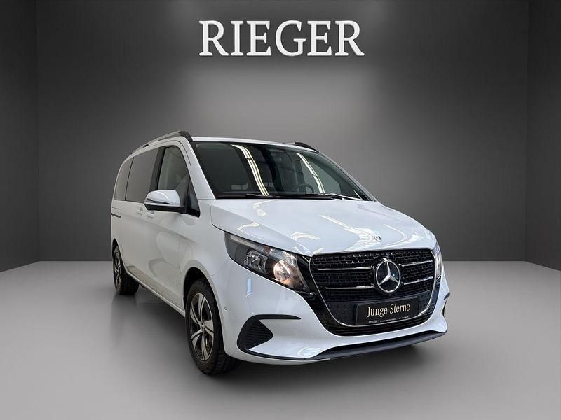 Gebraucht Mercedes V220 163 PS (119 kW) 2025 Weiß Van / Kleinbus