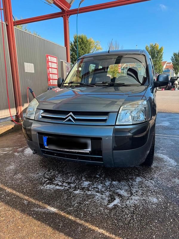 Grau Gebraucht 2006 Citroën Berlingo Van / Kleinbus | 1.550 € (Guter Preis) - Bild 1/4