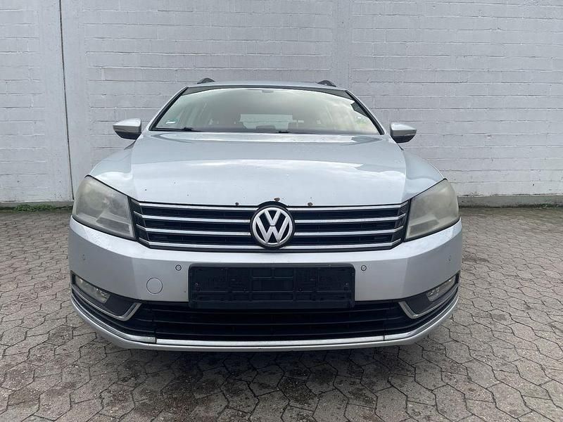 Silber Gebraucht 2012 VW Passat Comfortline Kombi | 4.900 € (Guter Preis) - Bild 1/4