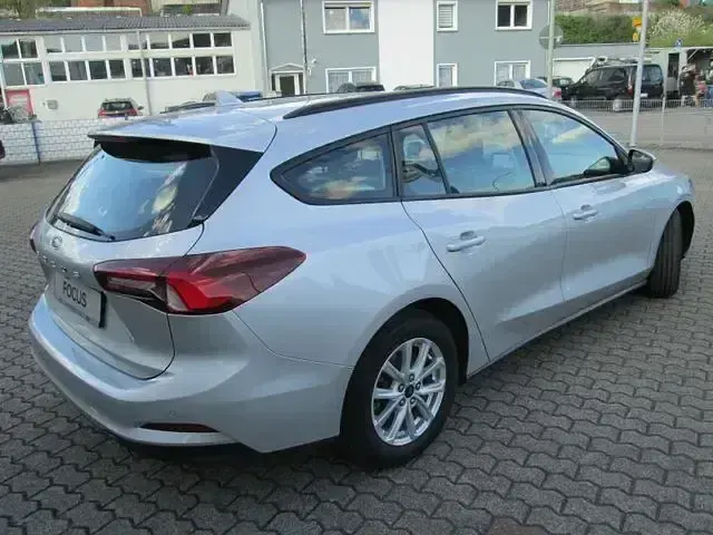 Gebraucht Ford Focus Cool & Connect 120 PS (88 kW) 2022 Silber Kombi