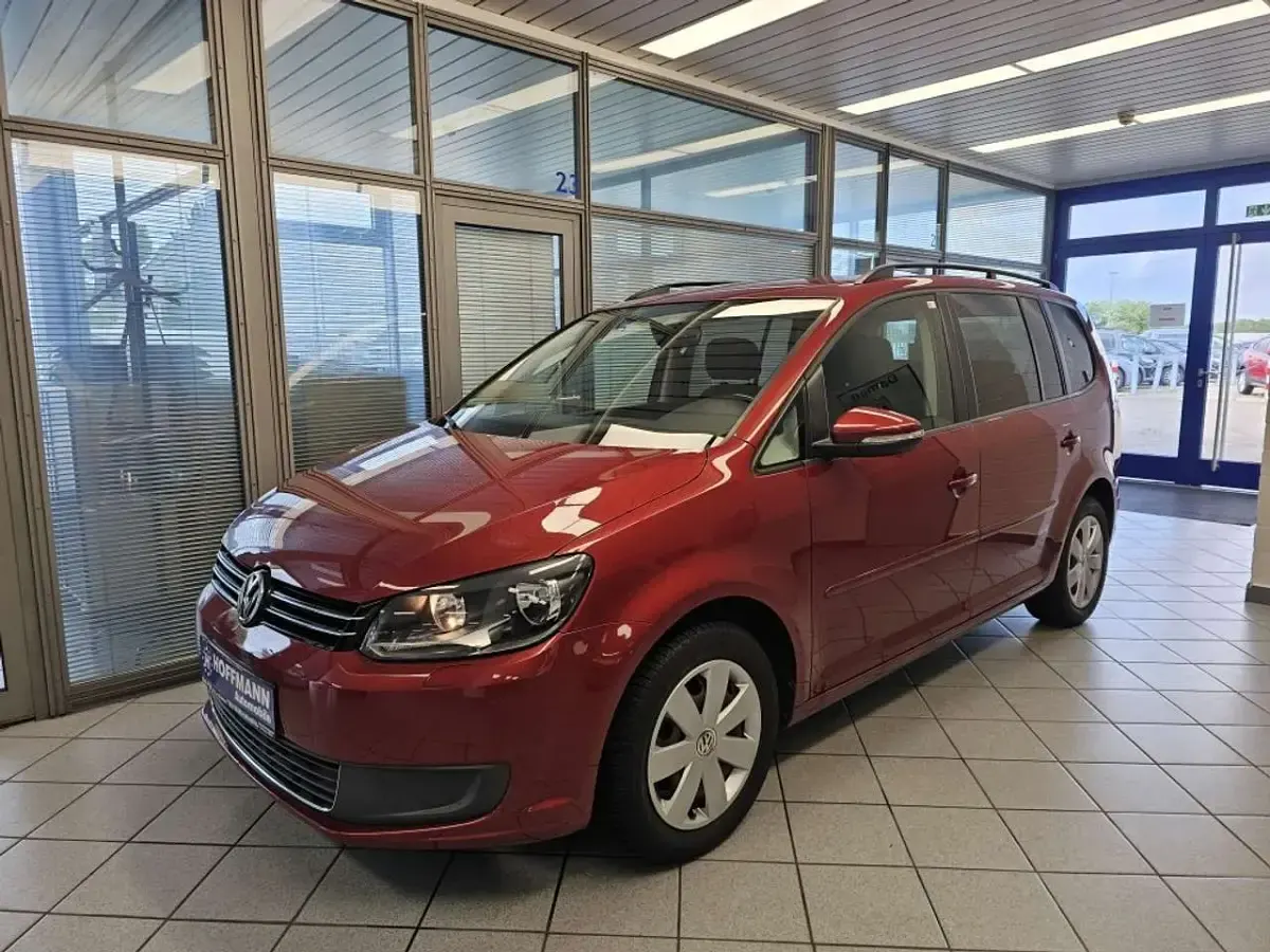 Gebraucht VW Touran Comfortline 105 PS (77 kW) 2013 Winterredmet. Van / Kleinbus