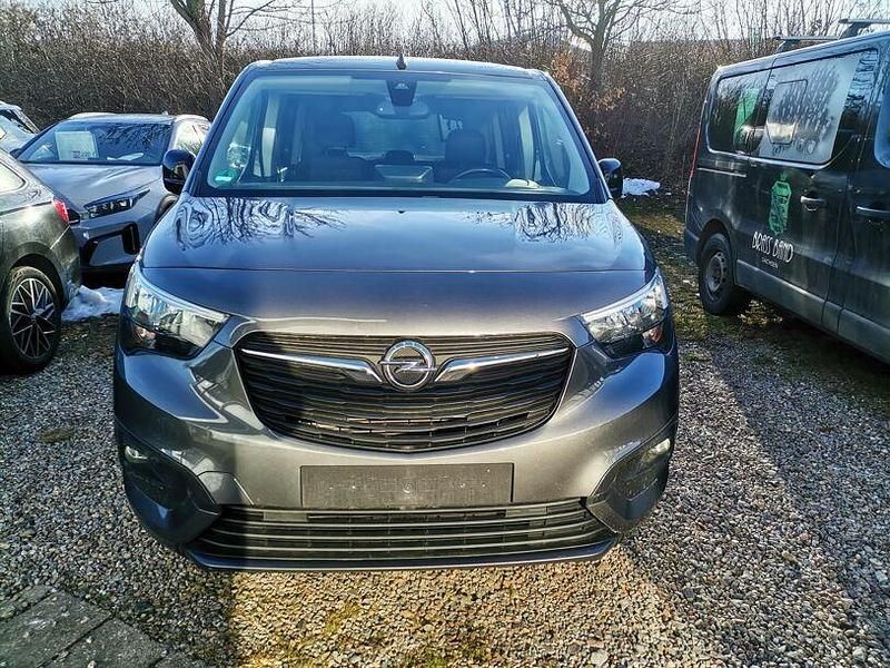 Gebraucht Opel Combo Life Elegance 131 PS (96 kW) 2022 Mondstein grau/e:vulkan grau Van / Kleinbus