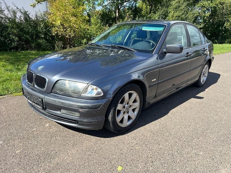 Grau Gebraucht 2000 BMW 320 Limousine | 500 € (Superpreis) - Bild 1/4