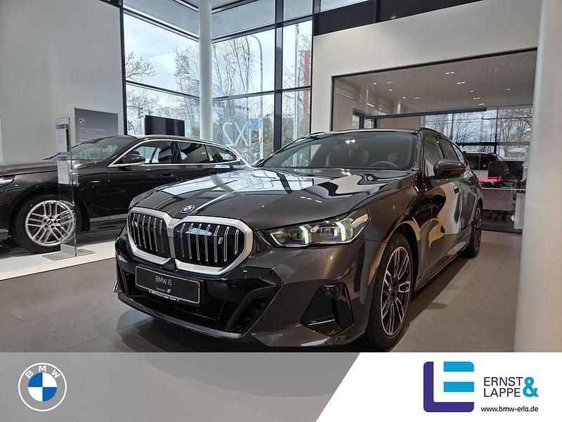 Neu BMW i5 M Sport 250 kW (340 PS) 2026 Sophistograu brillanteffekt Kombi