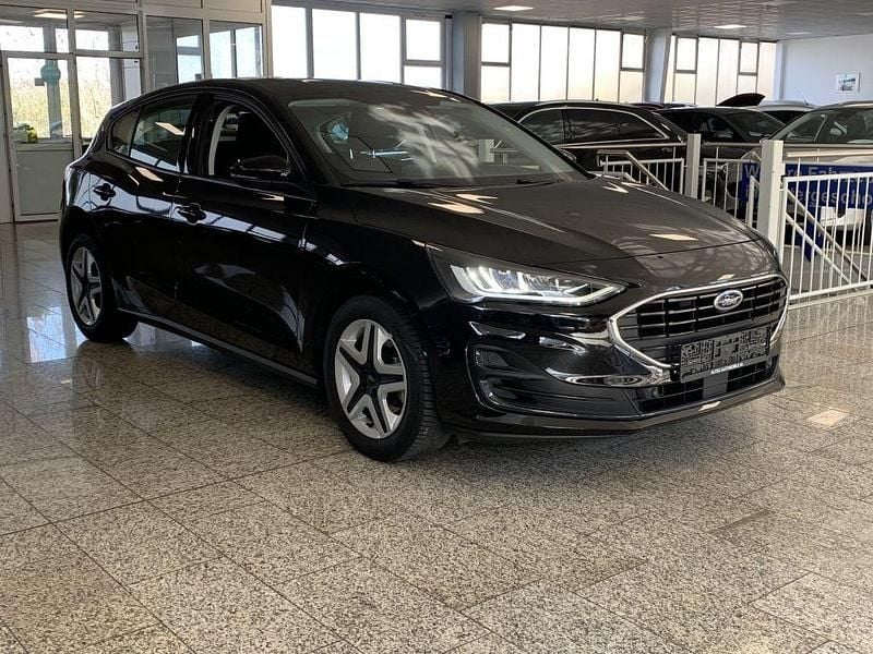 Usado Ford Focus Cool & Connect 101 CV (74 kW) 2022 Negro Berlina