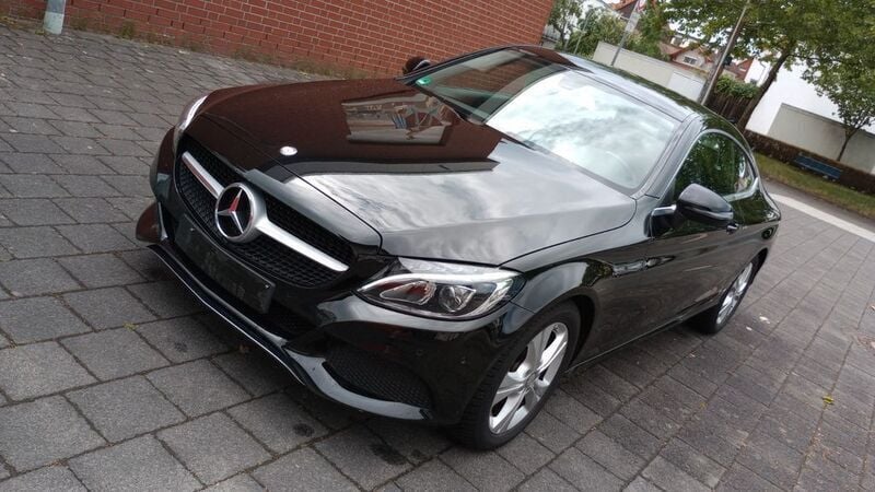 Schwarz/baltic black Gebraucht 2017 Mercedes C180 Coupé | 22.900 € (Fairer Preis) - Bild 1/4