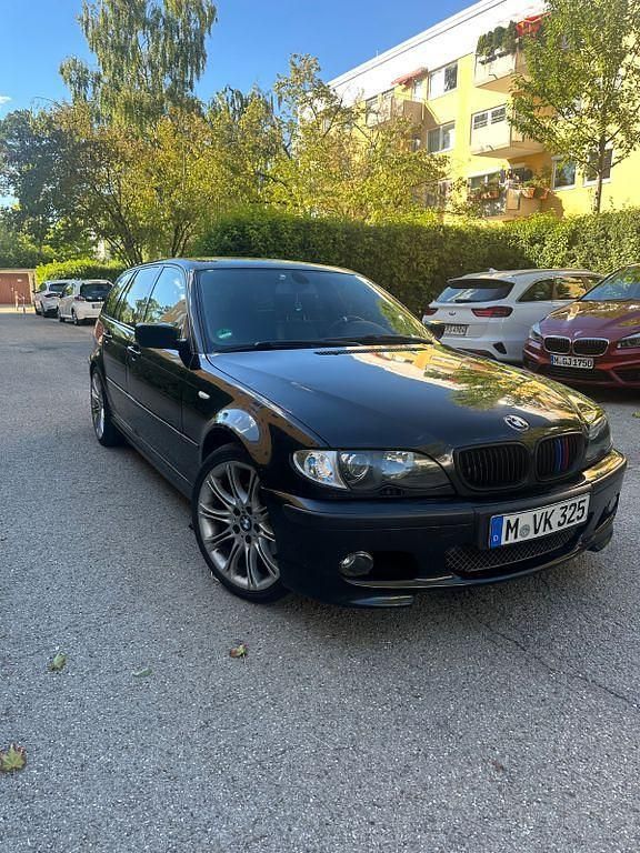 Schwarz Gebraucht 2004 BMW 325 M Sport Kombi | 2.699 € - Bild 1/4