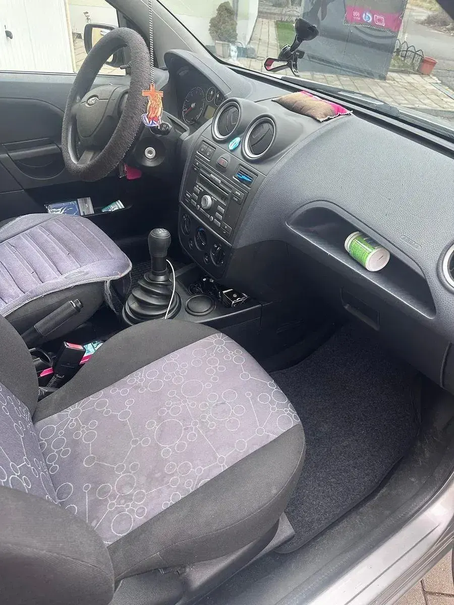 Gebraucht Ford Fiesta Ambiente 69 PS (50 kW) 2007 Silber Kleinwagen