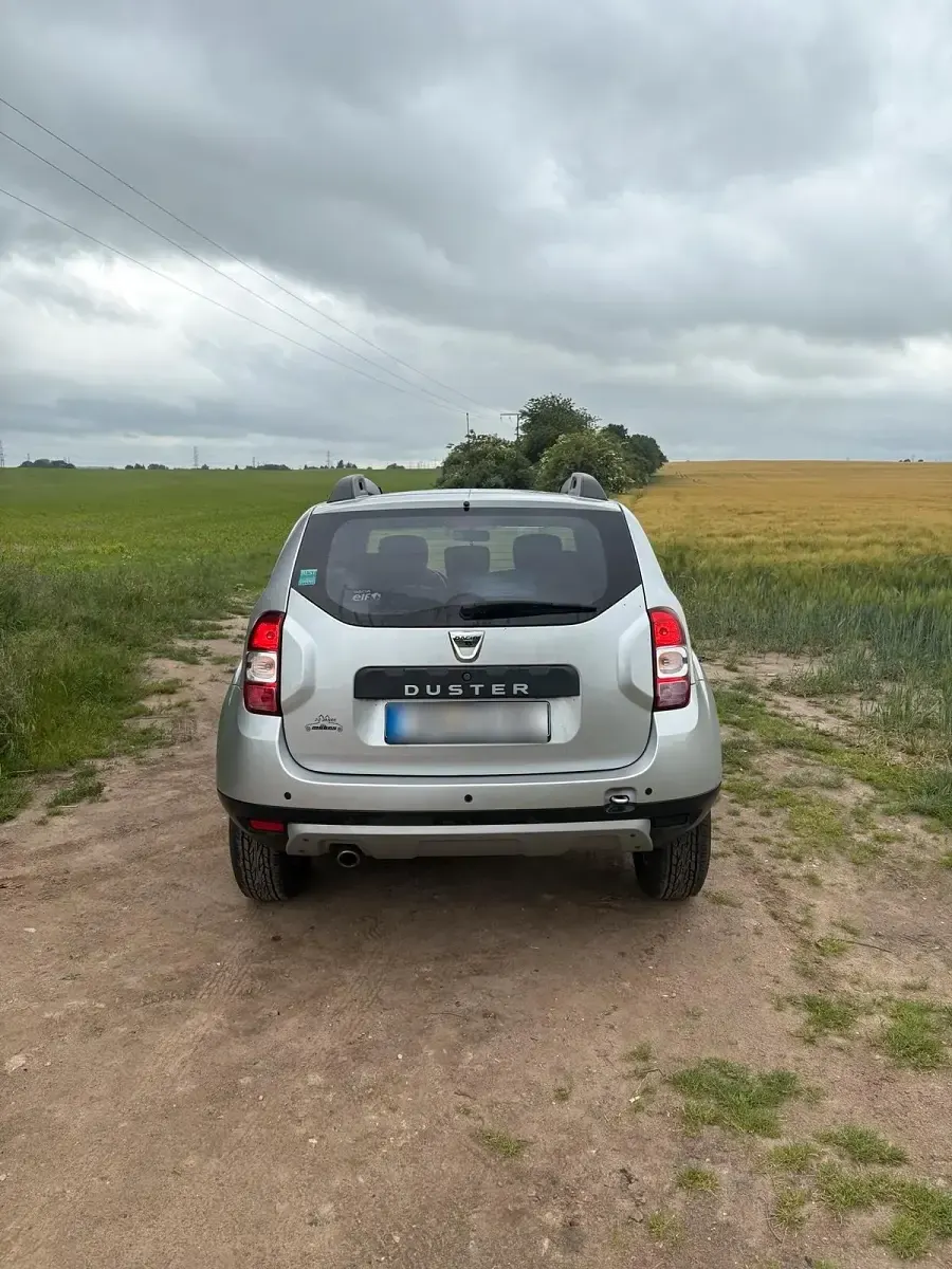 Gebraucht Dacia Duster Prestige 114 PS (83 kW) 2016 Silber SUV