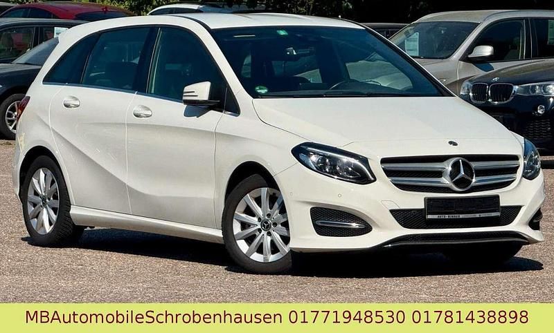 Weiß Gebraucht 2018 Mercedes B200 Van / Kleinbus | 9.499 € (Superpreis) - Bild 1/3