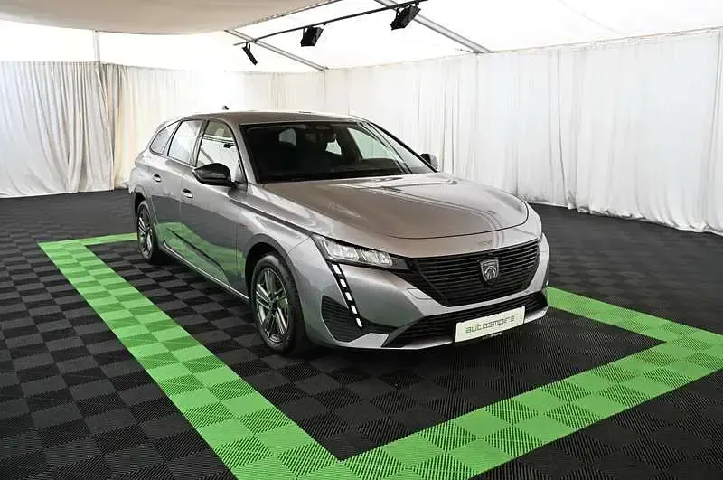 Gebraucht Peugeot 308 SW Style 145 PS (106 kW) 2025 Grau Kombi