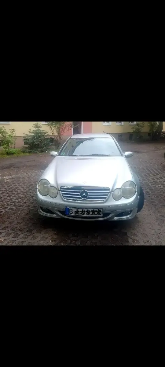 Gebraucht Mercedes C180 143 PS (105 kW) 2006 Silber Coupé
