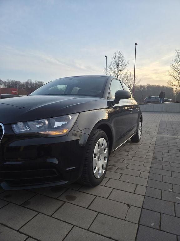 Schwarz Gebraucht 2014 Audi A1 Sportback Ambition Kleinwagen | 8.500 € (Guter Preis) - Bild 1/4