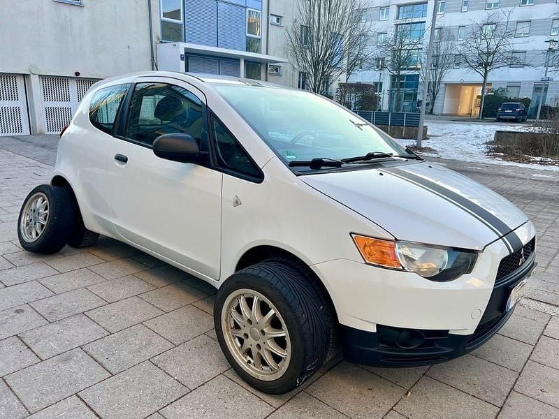 Weiß Gebraucht 2009 Mitsubishi Colt Kleinwagen | 1.890 € (Guter Preis) - Bild 1/4