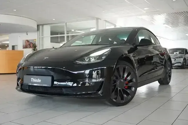 Second-hand Tesla Model 3 Performance 461 kW (627 CP) 2022 Negru Berlinǎ