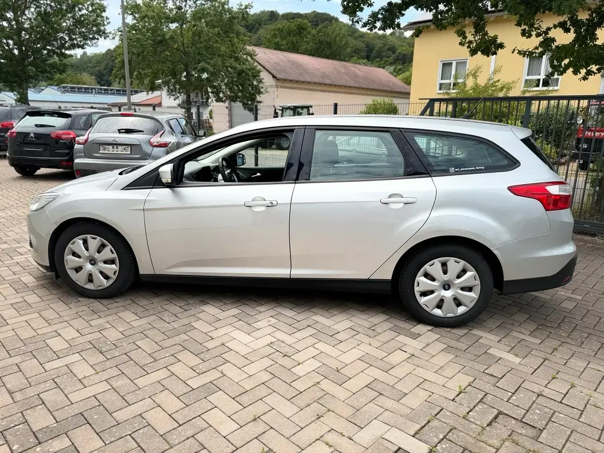Gebraucht Ford Focus 116 PS (85 kW) 2014 Grau Kombi