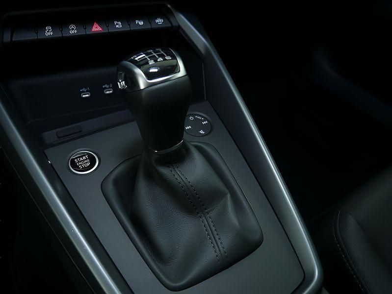 Gebraucht Audi A3 Sportback 116 PS (85 kW) 2025 Grau Kleinwagen