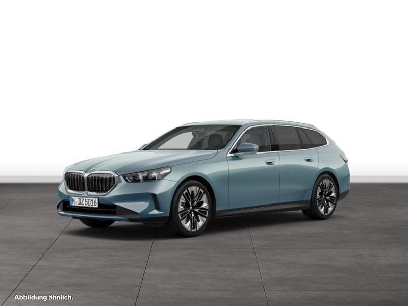 Grün Gebraucht 2024 BMW 520 Kombi | 52.531 € (Guter Preis) - Bild 1/4