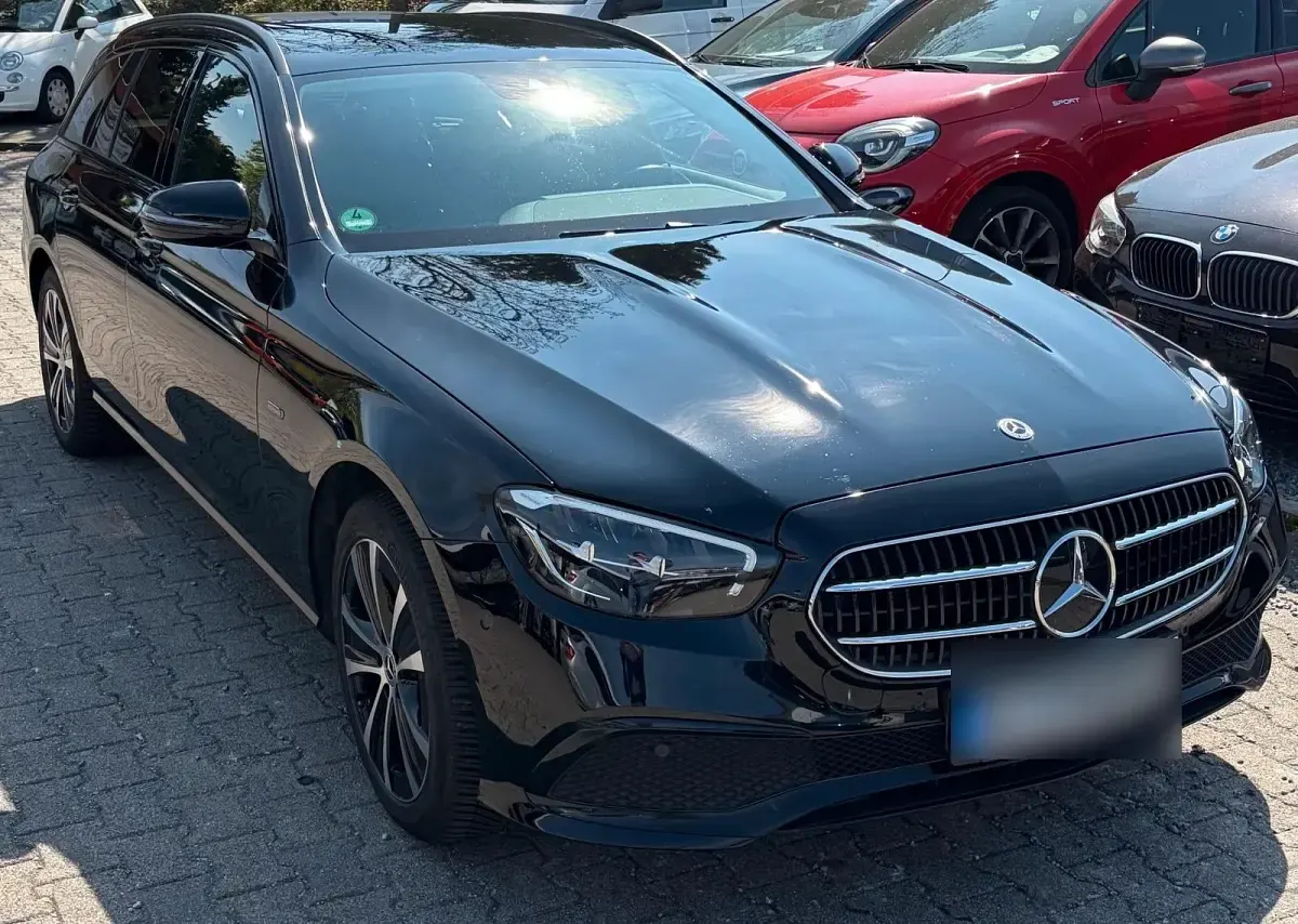Gebraucht Mercedes E300 Avantgarde 320 PS (235 kW) 2021 Schwarz Kombi