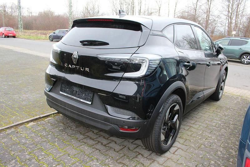 Neu Renault Captur 114 PS (83 kW) 2025 Blackpearlschwarz SUV