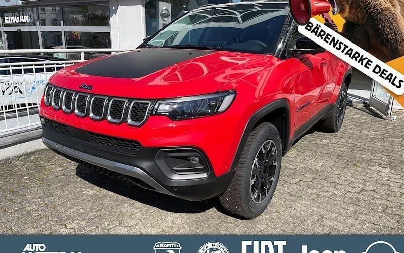 Gebraucht Jeep Compass 241 PS (177 kW) 2023 Colorado red SUV