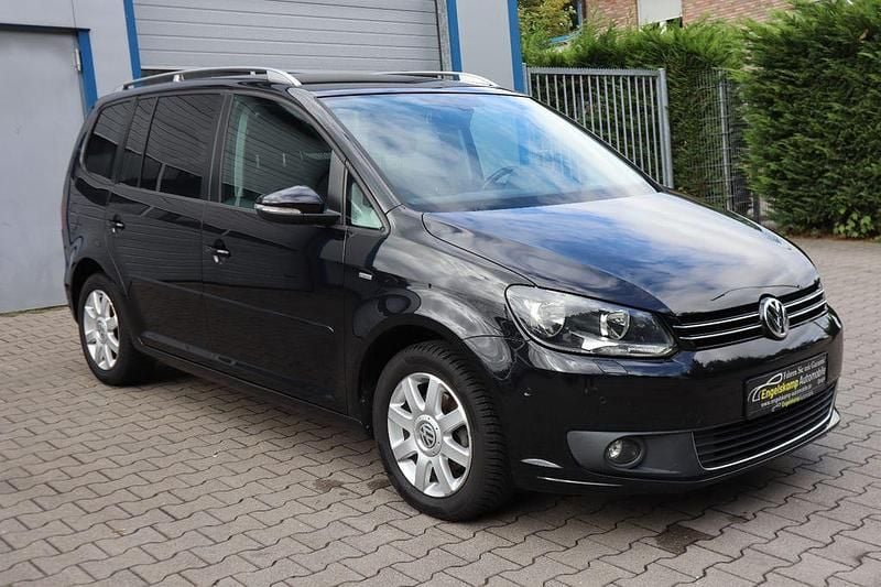 Schwarz Gebraucht 2013 VW Touran Life Van / Kleinbus | 8.490 € (Fairer Preis) - Bild 1/4