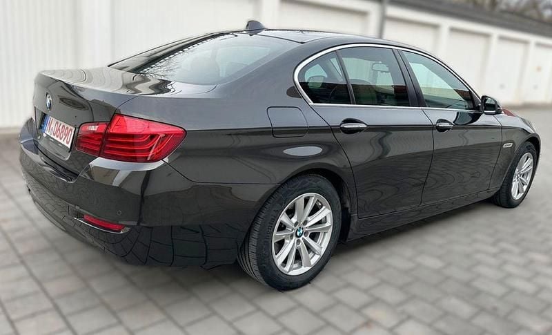 Gebraucht BMW 520 190 PS (139 kW) 2014 Braun Limousine