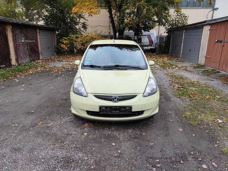 Grün Gebraucht 2004 Honda Jazz LS Kleinwagen | 1.600 € (Fairer Preis) - Bild 1/4