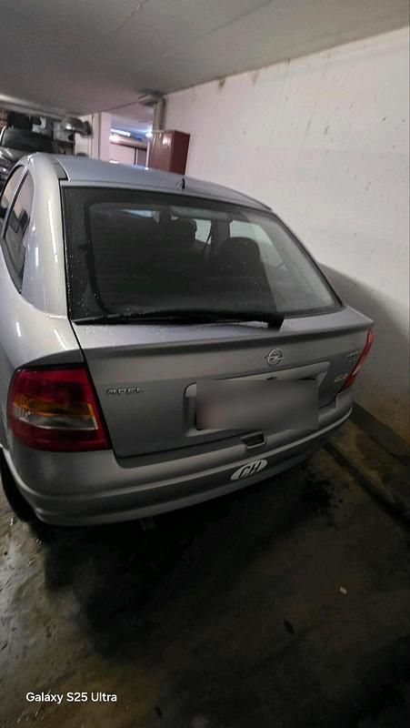 Gebraucht Opel Astra 115 PS (84 kW) 2000 Silber Limousine