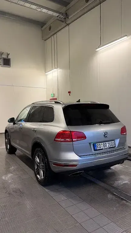 Gebraucht VW Touareg 262 PS (192 kW) 2016 Grau SUV