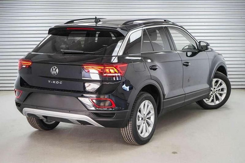 Deep black metallic (2t) Neu 2025 VW T-Roc Life SUV | 31.280 € (Superpreis) - Bild 1/1