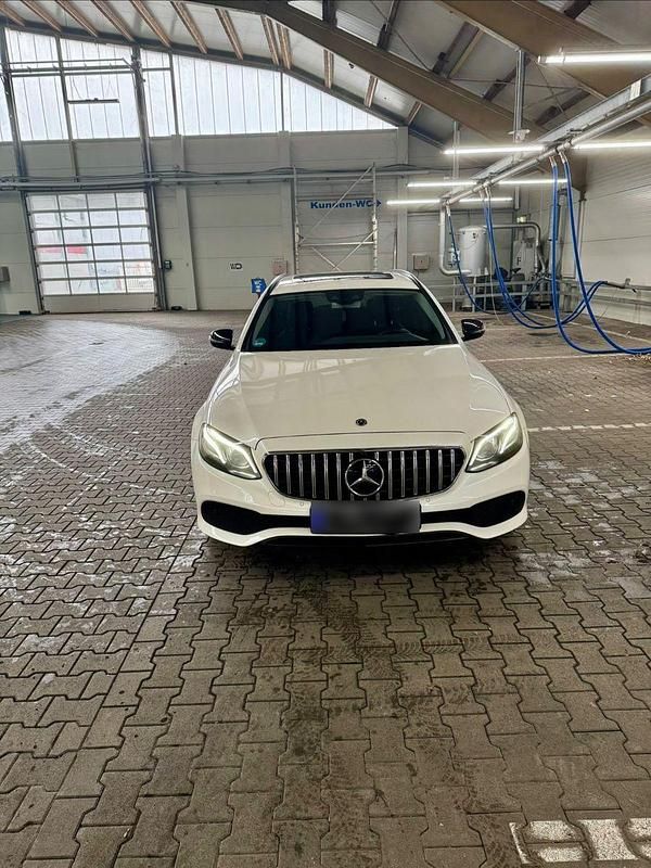 Gebraucht Mercedes E200 184 PS (135 kW) 2018 Weiß Kombi