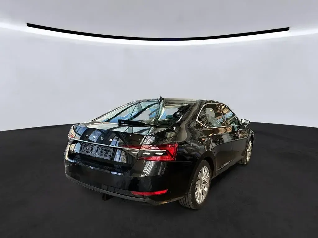 Gebraucht Skoda Superb Style 150 PS (110 kW) 2023 Schwarz Limousine