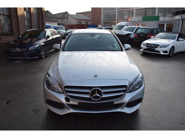 Używany Mercedes C220 170 KM (125 kW) 2017 Srebrny Kombi