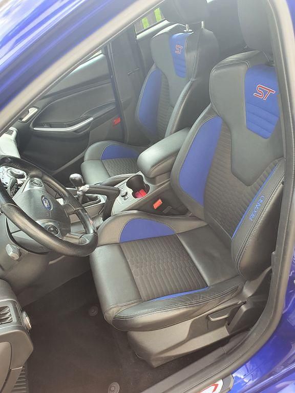 Gebraucht Ford Focus Sport 250 PS (183 kW) 2014 Blau Limousine
