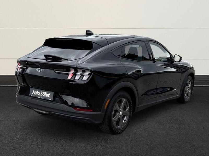 Gebraucht Ford Mustang Mach-E Basis 197 kW (269 PS) 2021 Schwarz(metallic) SUV