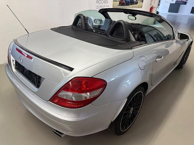 Gebraucht Mercedes SLK280 231 PS (169 kW) 2005 Silber Cabrio