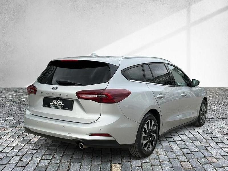 Gebraucht Ford Focus Titanium 155 PS (114 kW) 2024 Moondust silver meta Limousine