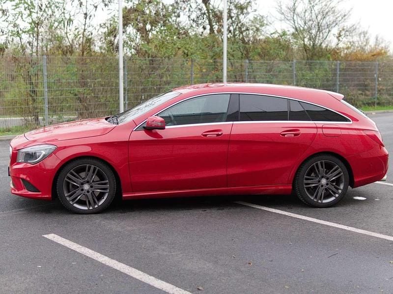 Gebraucht Mercedes CLA250 211 PS (155 kW) 2015 Rot Limousine