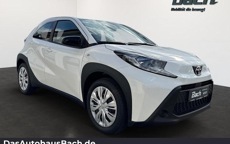 Gebraucht Toyota Aygo X Play 72 PS (52 kW) 2025 Weiß SUV