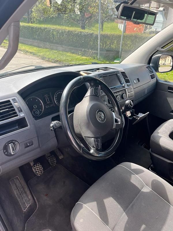 Second-hand VW T5 140 CP (102 kW) 2011 Andere farben Van