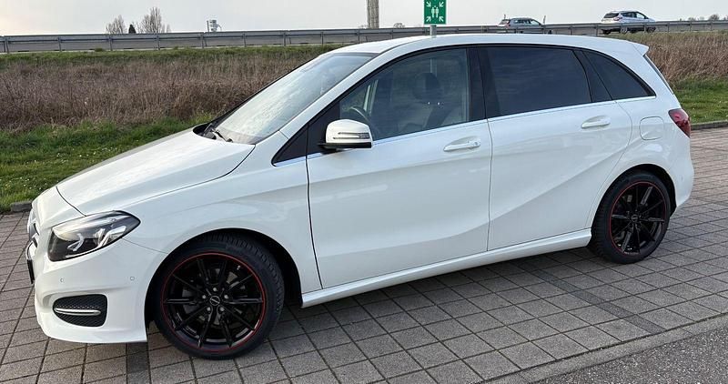 Gebraucht Mercedes B220 170 PS (125 kW) 2018 Weiß Van / Kleinbus