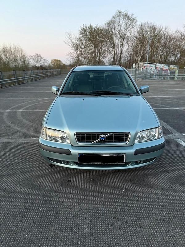 Second-hand Volvo V40 115 CP (84 kW) 2003 Albastru Break